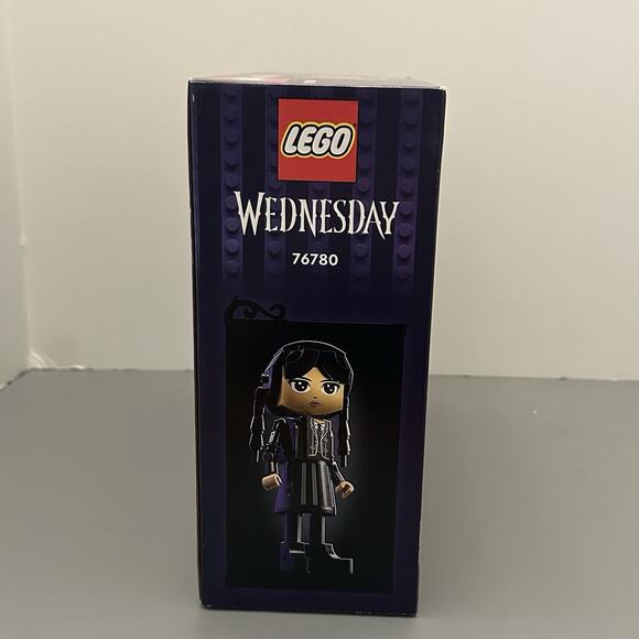 Lego Wednesday 76780 Wednesday Addams Figure 702 Pcs - Picture 6 of 6